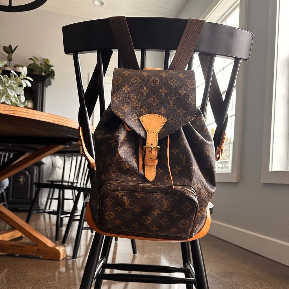 Louis Vuitton Montsouris GM in great condition!